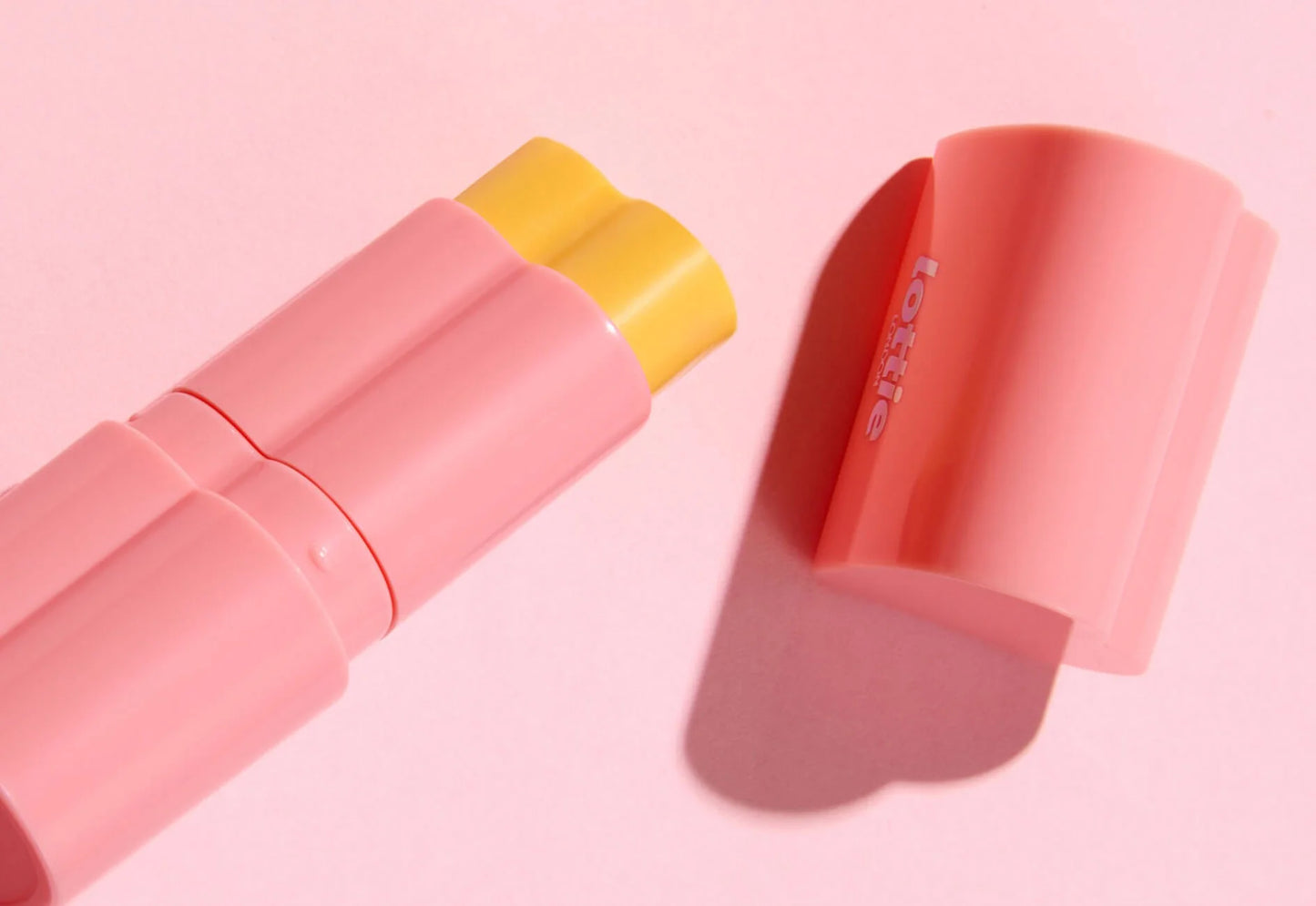 Barra para mejillas y labios que cambia de color pH - blush bestie