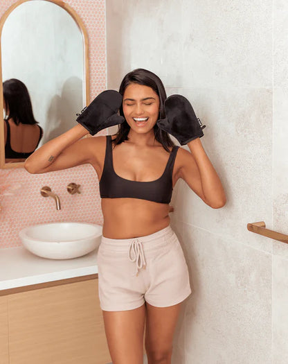 I Don’t Want Tan on My Hands… – Guante Aplicador de Bronceado